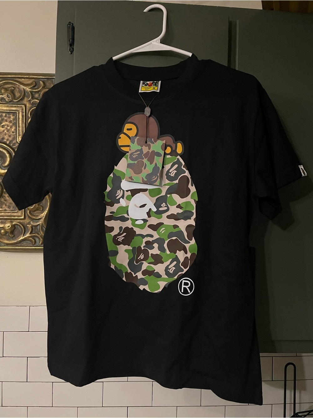 Men’s Graphic Design Tee Size M.